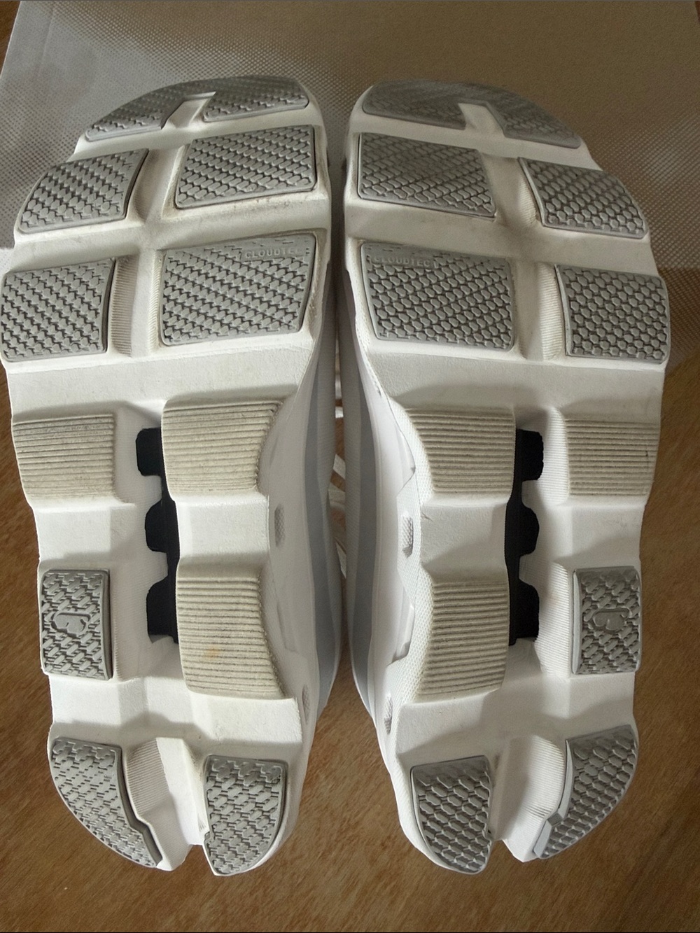On Running Cloudmonster 1 Sneakers - All White / White Women’s Sz 8 - Picture 8 of 10
